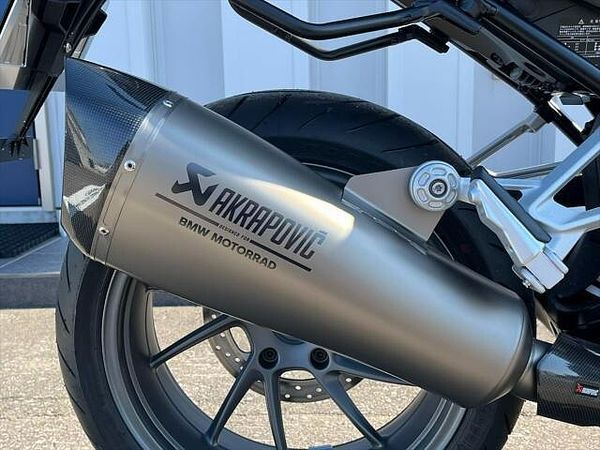 BMW R1250R ご自宅迄の配送料全国どこでも¥22,000円(税込)で、お届け可能です。※離島は除く 4