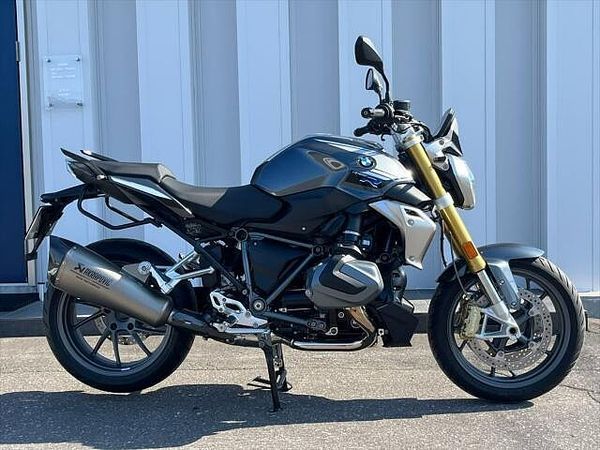 BMW R1250R ご自宅迄の配送料全国どこでも¥22,000円(税込)で、お届け可能です。※離島は除く 9