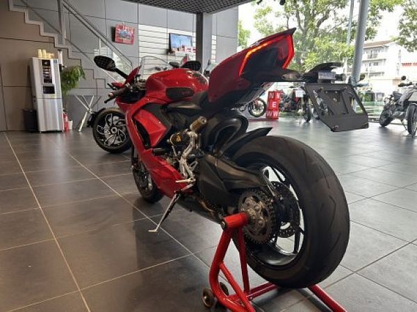 ドゥカティ PANIGALE V2 6