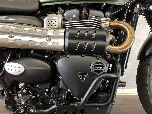 トライアンフ SCRAMBLER ストリートスクランブラー スクリーン USB サドルバック付き 8