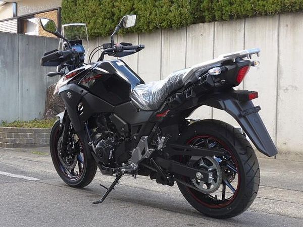 スズキ Vストローム250 スズキ・アドベンチャースポーツの末っ子。新色シルバー爽やか! 4