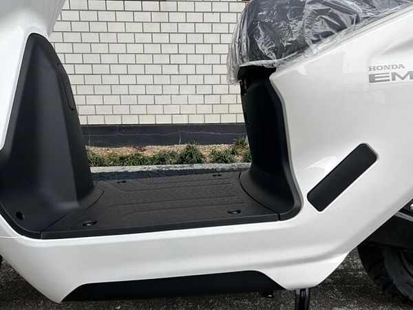 ホンダ EM1e 10