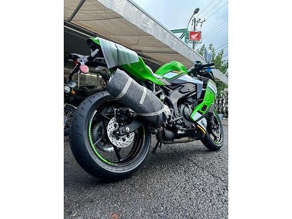 カワサキ ZX-4RR 店頭現車無し、要取り寄せ車両。即納できますよ!! 4