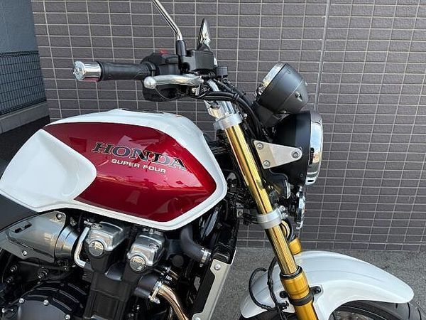 ホンダ CB1300スーパーフォア 他の色、タイプもお尋ねくださいませウェビックも閲覧してくださいませ。 7
