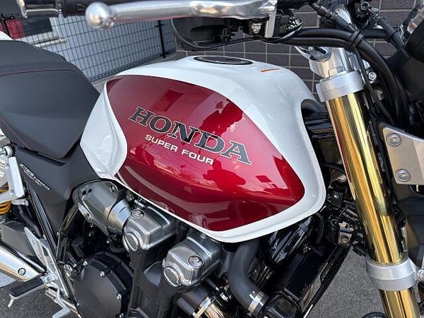 ホンダ CB1300スーパーフォア 他の色、タイプもお尋ねくださいませウェビックも閲覧してくださいませ。 8